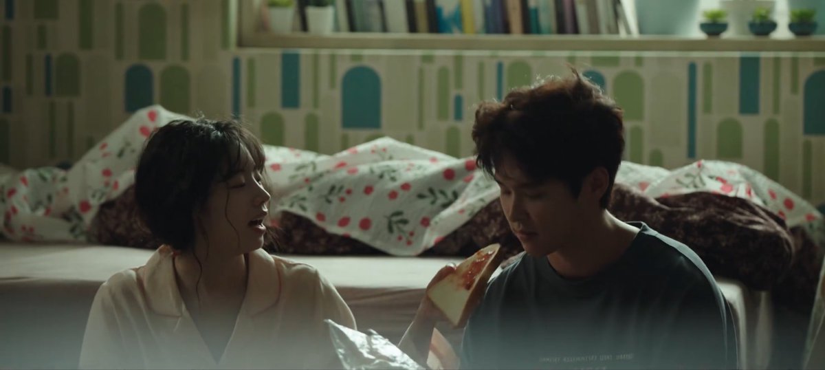 cinedahyun's tweet image. hyeon &amp;amp; junseo - i’m genuinely frustrated at how painfully realistic their relationship is. their differences would not be a problem if they communicate, like jayeong &amp;amp; jinho. junseo should know how to open up &amp;amp; hyeon shouldnt be oblivious of what he is going through.