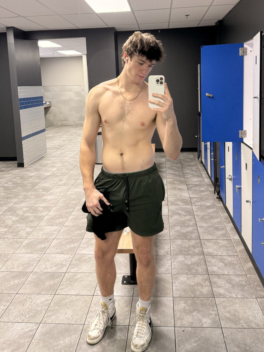 xanderpendley's tweet image. 2016 -&amp;gt; 2026