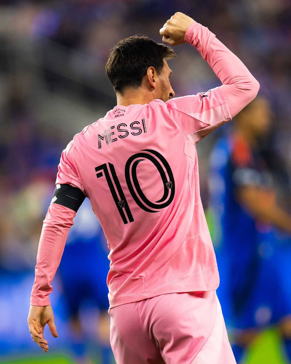 GriezmannPeach's tweet photo. Lionel Messi π in action during the MLS match versus Cincinnati. November 23, 2025.
#LionelMessi #InterMiami #Argentina
#Messi #MessiBooty #MessiAss #Booty #BriefLines https://t.co/fht8OyVWQk
