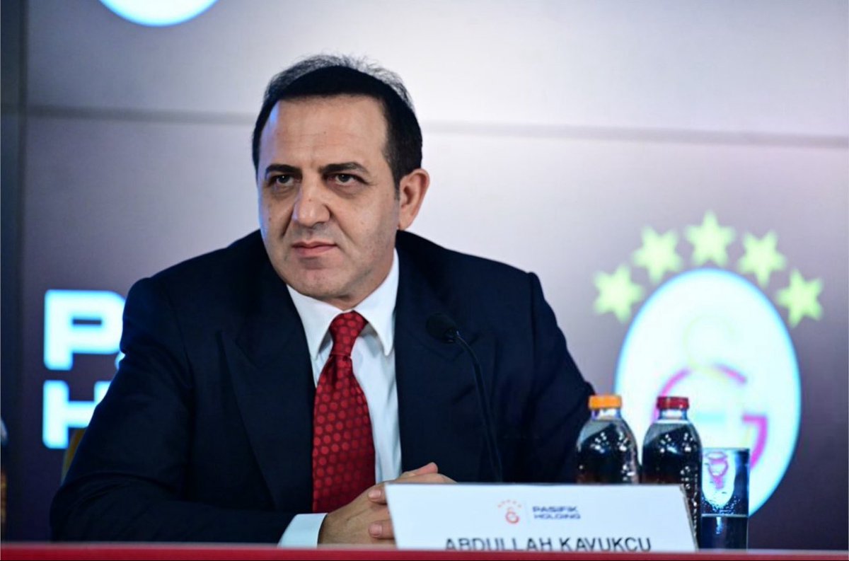 Kaç aydır takımın eksikleri belli hala prim yapmaya çalışmaktan başka bir işe yaramıyorsun. İstifa da bir hizmettir <a href="/abdullahkavukcu/">Abdullah Kavukcu</a>