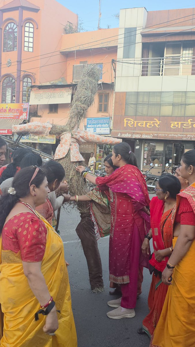 madhurisablebjp's tweet photo. जिनके नेता ने “शक्ति” का विरोध किया हो, उनसे महिला सम्मान की अपेक्षा नहीं की जा सकती।
कांग्रेस विधायक फूल सिंह बरैया का शर्मनाक बयान कांग्रेस की महिला-विरोधी सोच को उजागर करता है।

पुतला दहन मुलताई 
#महिला_विरोधी_कांग्रेस https://t.co/cCosJo3t3x