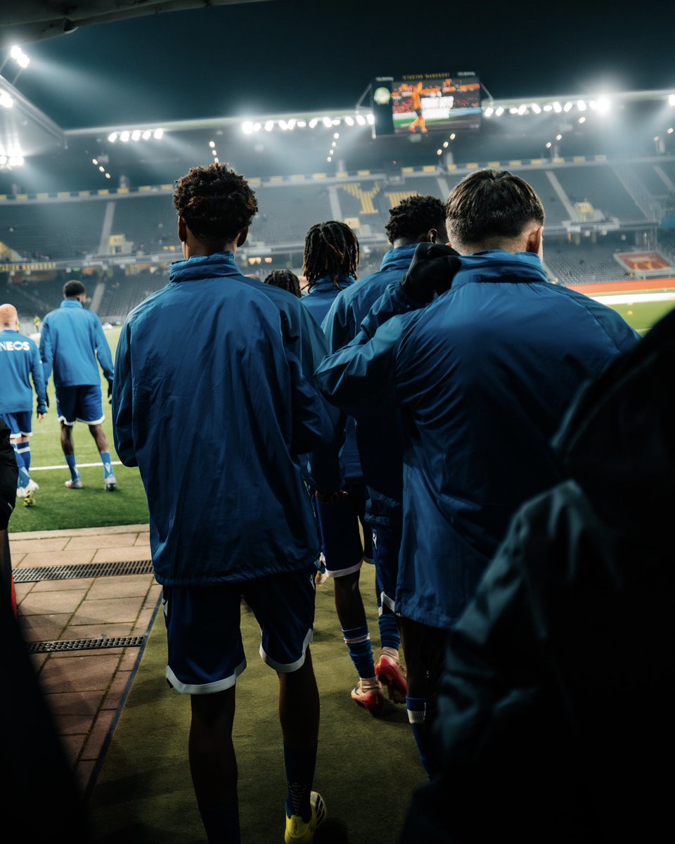 lausanne_sport's tweet photo. 🔜 Plus que 20 minutes avant #YBLS ⚔️
Rencontre à suivre en direct sur notre application mobile, Blue Sport et RTS Deux 📲📺
#allezlausanne #yapasplusfort https://t.co/dlsUzs81JH