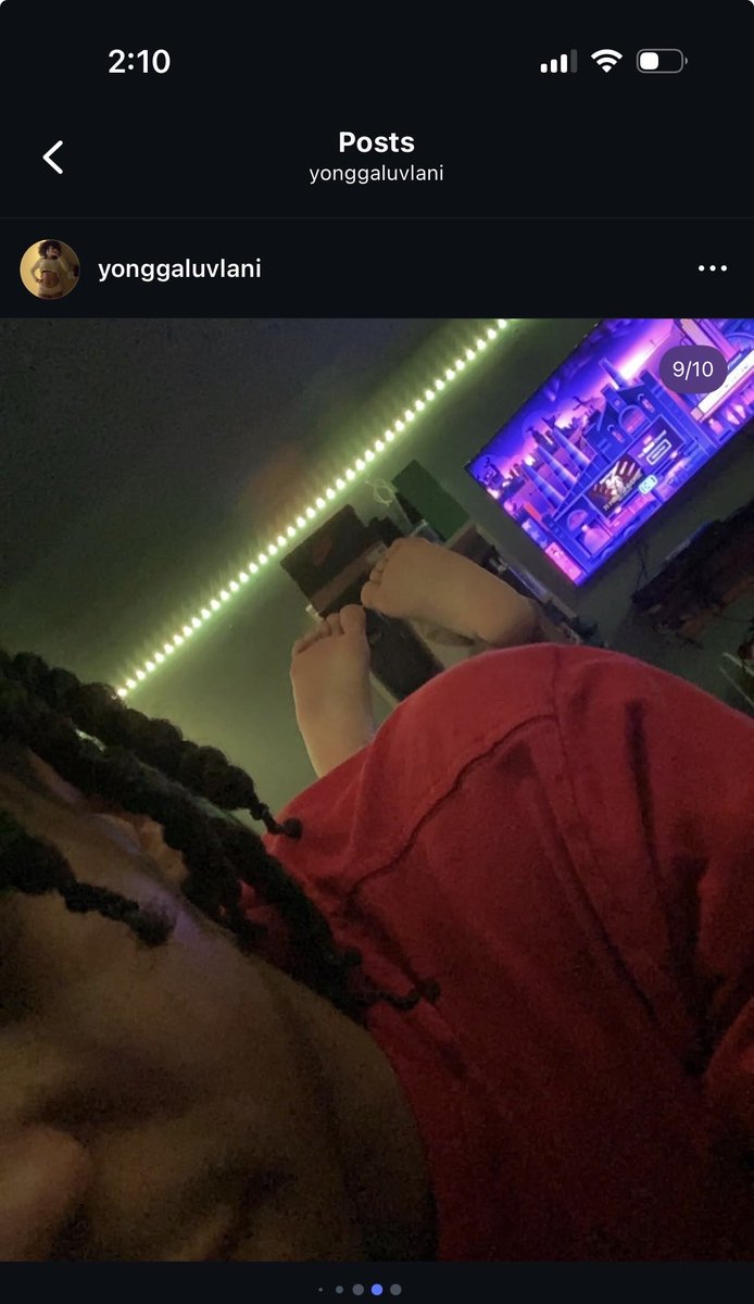 bro why is floxkins in this girl spam post bro 😭😭😭