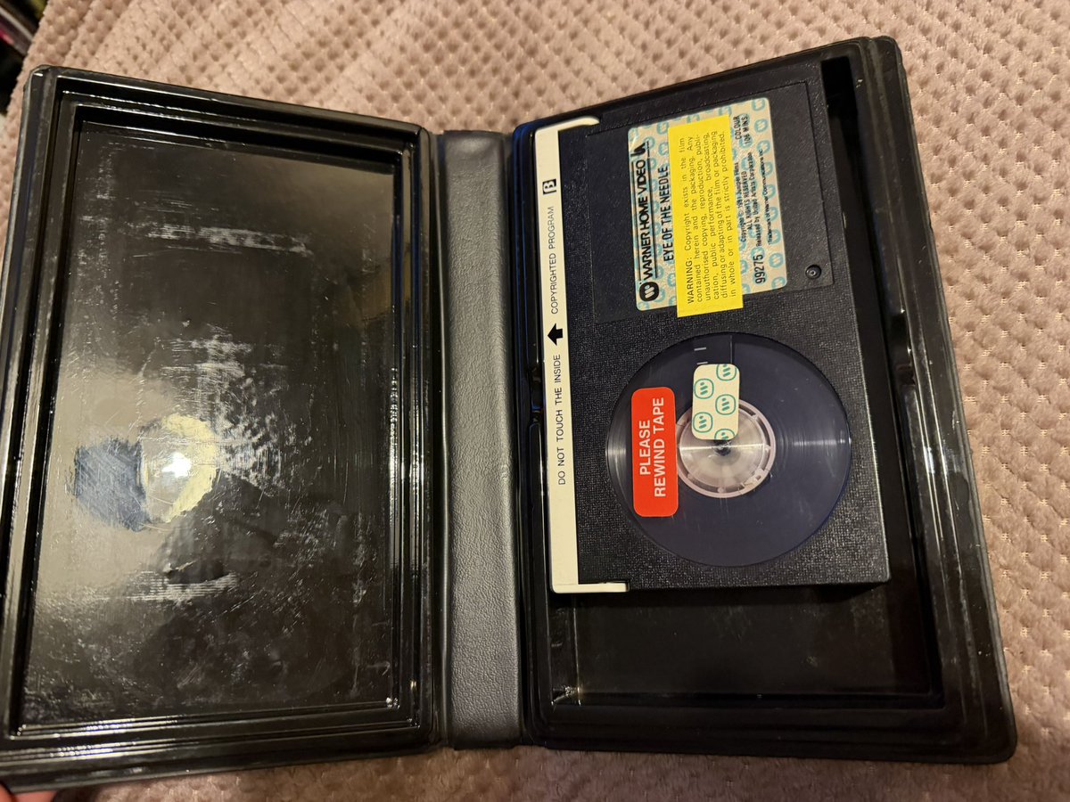 the4kCollectivE's tweet photo. This was the test data. Lovely Warner Home Video BetaMax release. Miss these early cases. VHS and BetaMax used.
#PhysicalMedia #BetaMax @ObsoleteSony #Sony #FormatWars #VHS #Beta #Video #VCR #VHS https://t.co/pvnbGecPmW