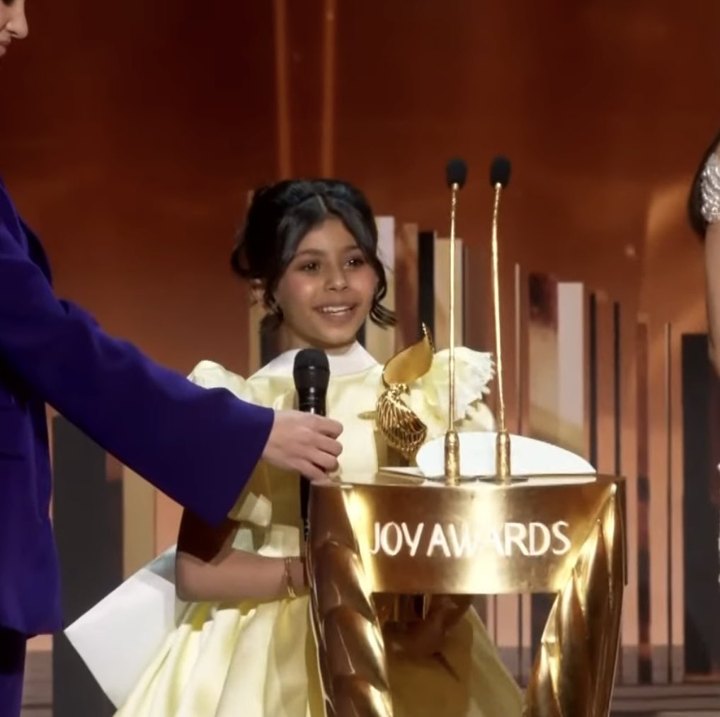 IPRMA1A's tweet photo. لمى الكناني الحين 
#JoyAwards https://t.co/5PXGgpU2dn