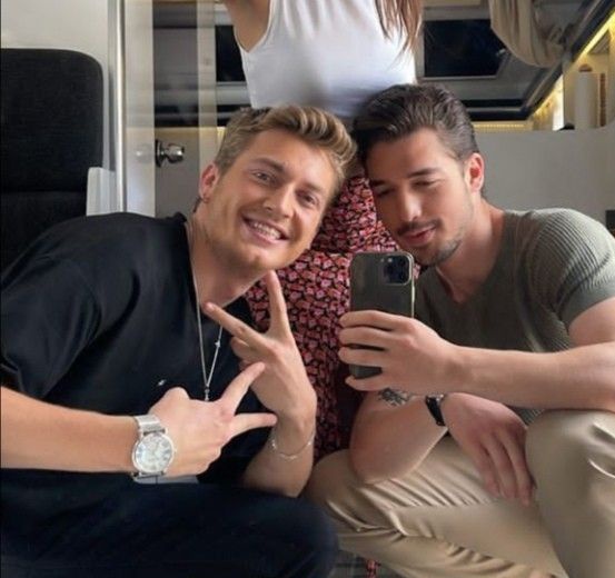 Bakııınn nee buldumm 
TBD and BAHAR =
 İçimizdeki Ateş 
 #tasacakbudeni̇z #bahar