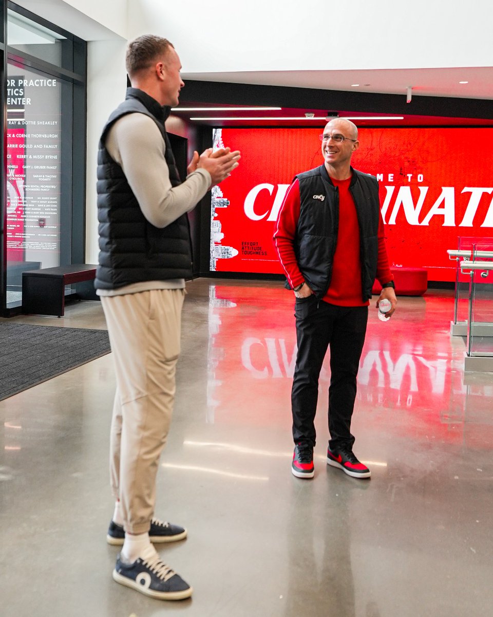 GoBearcatsFB's tweet photo. Welcome home, @CoreyKiner & @JoshWhyle81!
#GoBearcats https://t.co/EzX836u84G