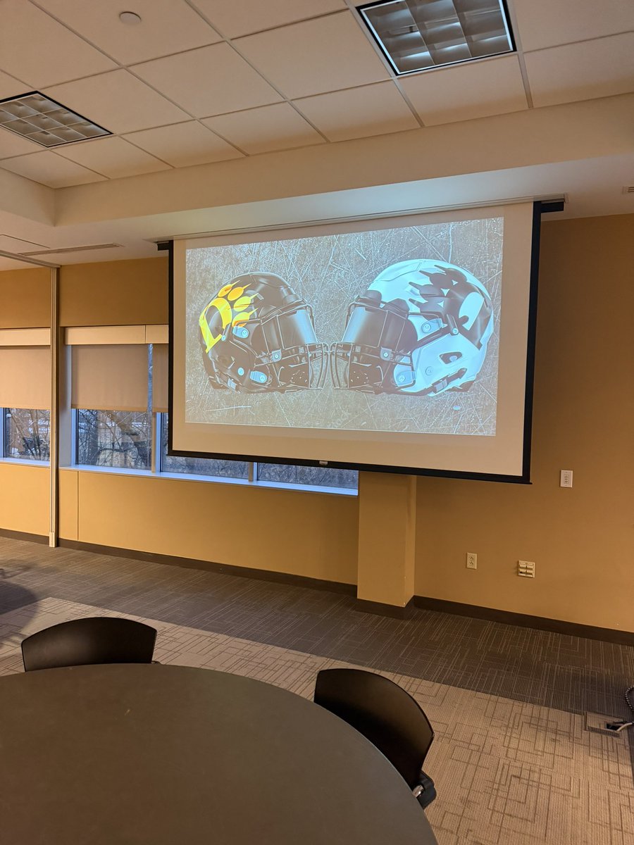 𝘽𝙤𝙗𝙗𝙮 𝙅𝙤𝙝𝙣𝙨𝙤𝙣 𝙄𝙄𝙄 tweet media