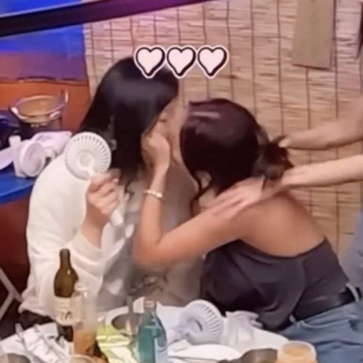 hyoacervo's tweet image. GETTING READY                    TO MAKE HISTORY