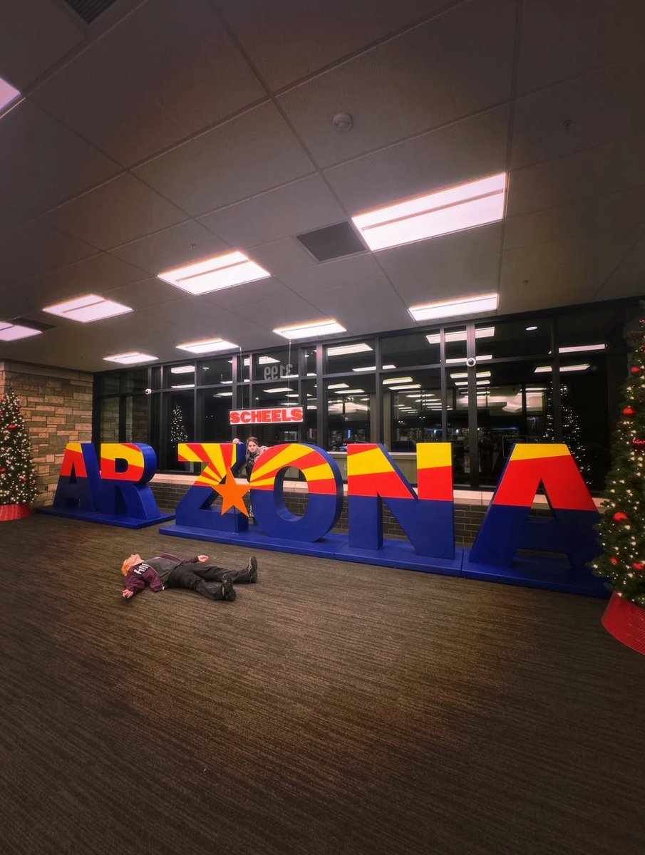 Happiest of birthdays to everyone’s favorite Dream Boy (and our fav boss) 💞💭🌕