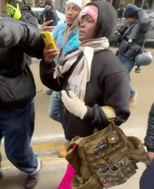 TraditionSarah's tweet image. This one got Jake Lang's plate carrier he was wearing, anyone want to do some identifying? @0hour1 @SafetyNotorious