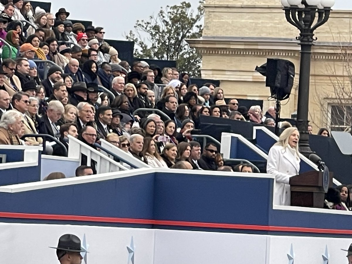 RogersForTheNeighborhood tweet media