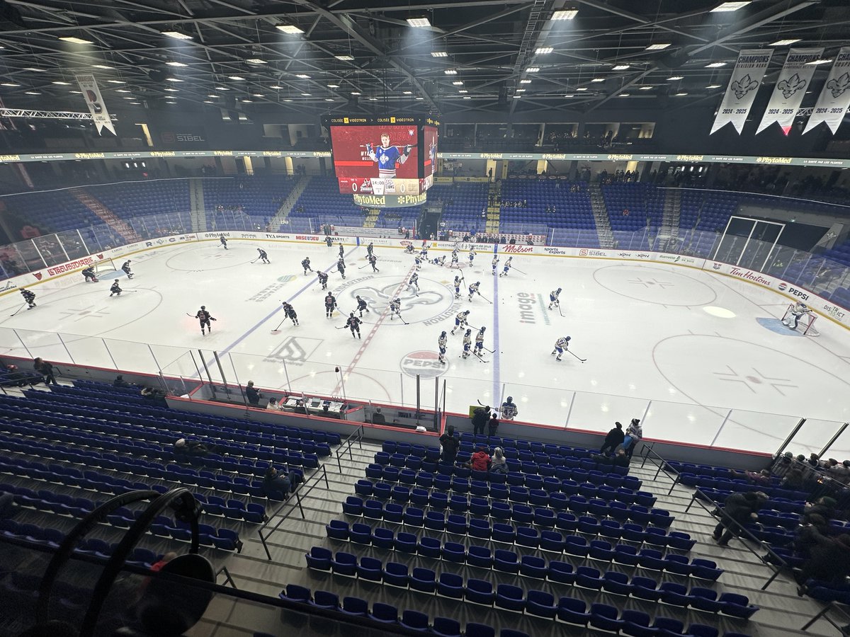 RobLippolis's tweet image. The @ECHLThunder look to end a three-game skid today in Québec.

On air: 2:45 p.m. 
Puck drop: 3:00 p.m. 

🆚: Trois-Rivieres Lions
📻: @HITS959WCQL  
🎧: bit.ly/ADKThunderRadio
🖥️: flosports.link/39NEUD6