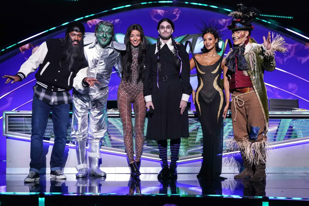RealDealComedy's tweet image. Mo Gilligan &amp;amp; Maya Jama looks for this week's Masked Singer on ITV 😂 RDCJ #maskedsingeruk #maskedsinger