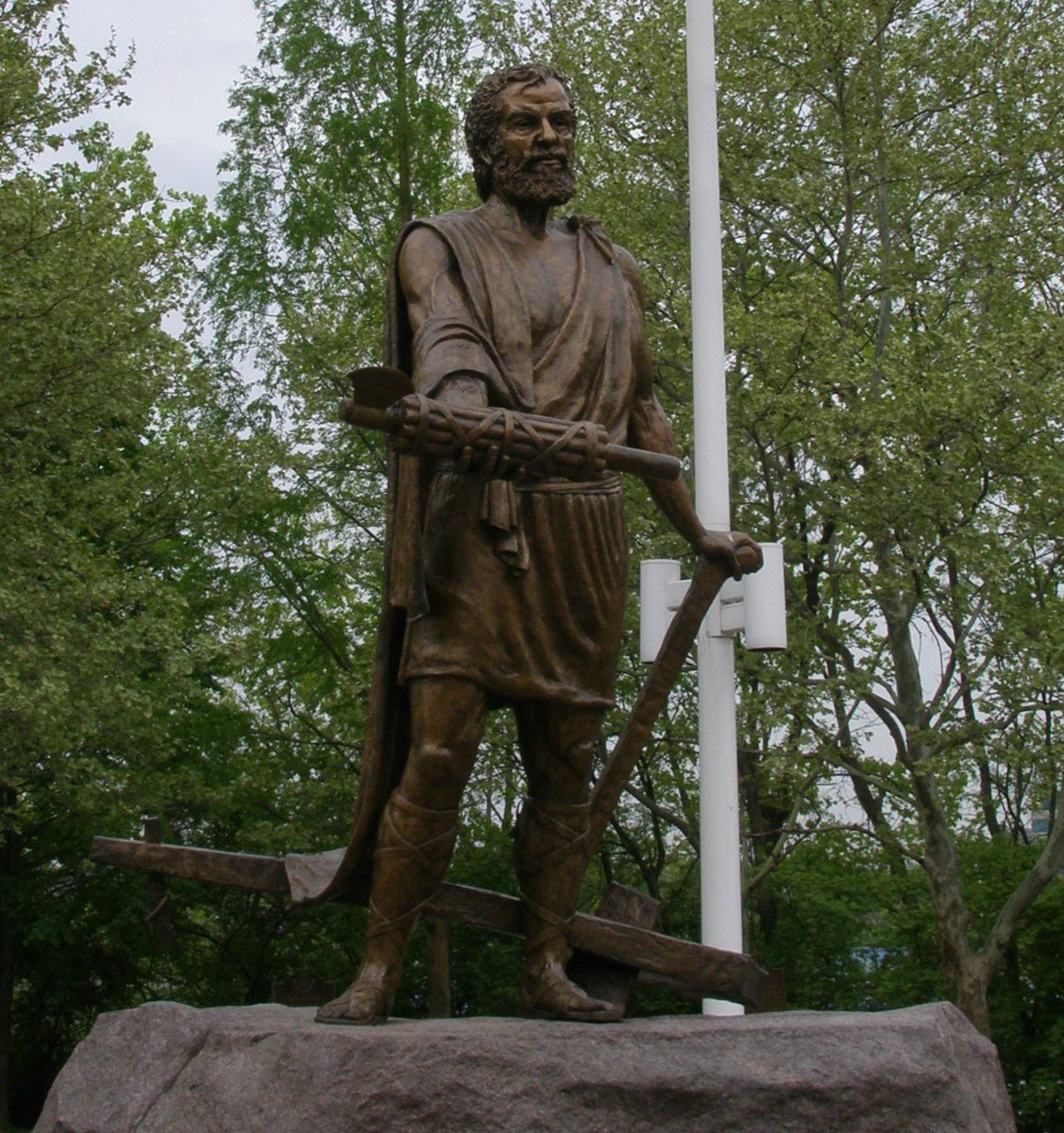 Can a dictator ever actually be a good thing ?

Only when they’re pure of heart….

In 458 BC, farmer Lucius Quinctius Cincinnatus was given total power in Rome during a crisis.
He sorted it in 15 days, then gave power back and went home to his farm.

That’s the difference.
