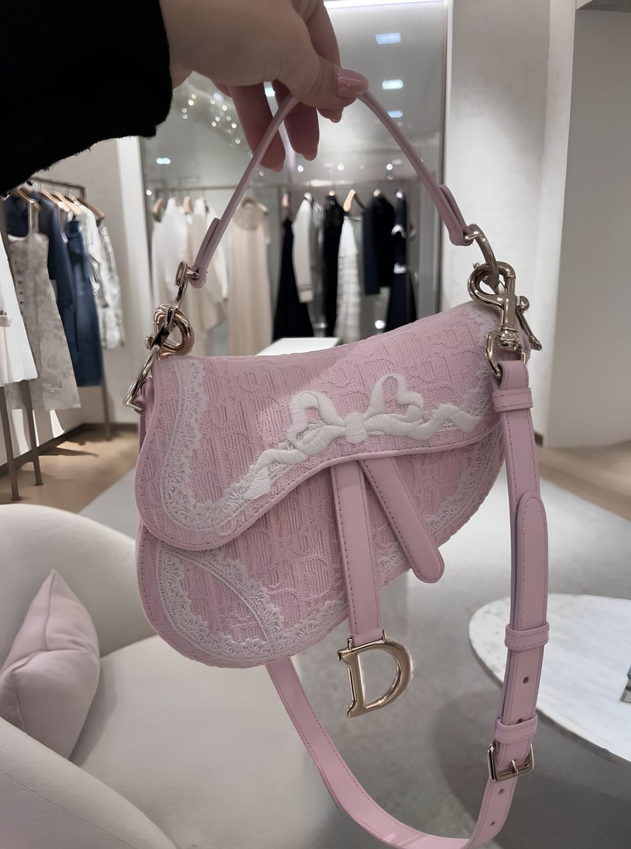 🎀 (@f4shionn) on Twitter photo 