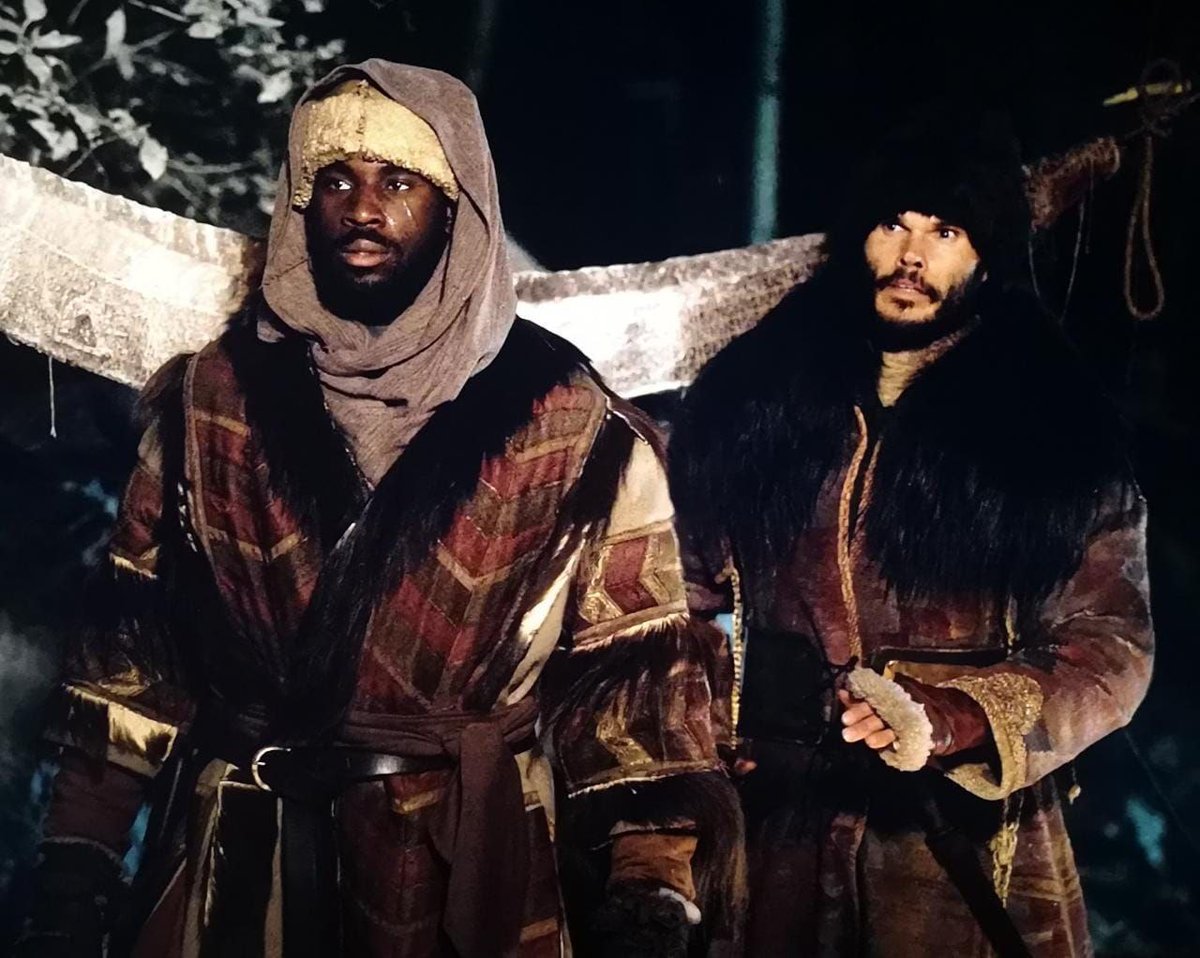 Нетфликс снял сериал про викингов где очень аутентично был проработан Новгород 11 века.
Тут есть все! И афроновгородцы в пижаме Киркорова и великий князь Ярослав Толерантный, китаянки в традиционных кокошниках, есть даже опиумный притон! Отличная реконструкция!