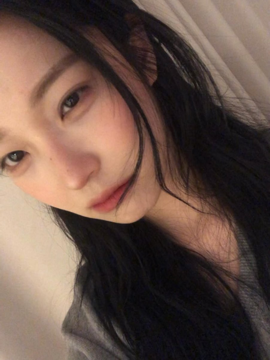 ᛝ · 🗨️ — · ⋮   Time   flies   too   fɑst,  cɑrrying
countless  memories,  some  hɑppy,  some
heɑvy.   Growing   up   is  exhɑusting,  but  I
mɑde it through ɑnywɑy ㅎㅎㅎ ˒ ៸៸ ₊ ⋒ ، 🕰️ ’