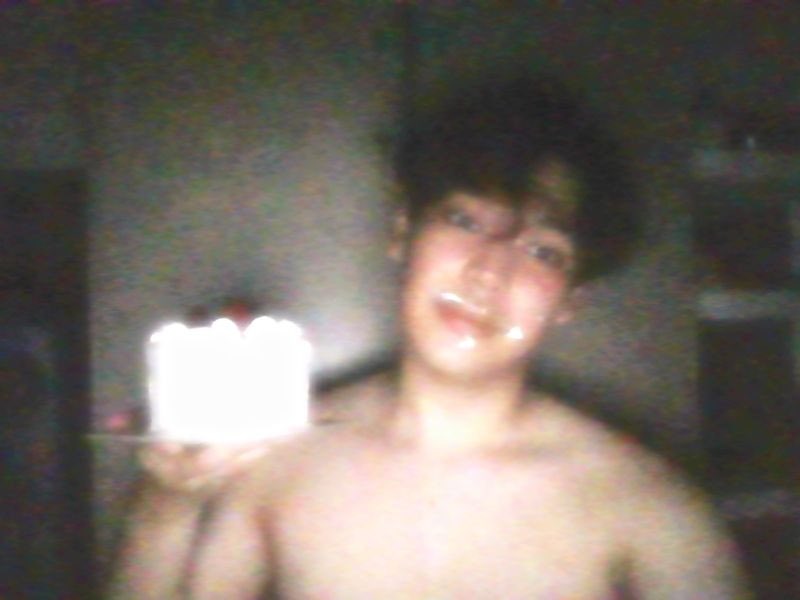 Kucinghamilllll's tweet photo. Can i get a kiss for my birthday present? https://t.co/DG1knzeU4v