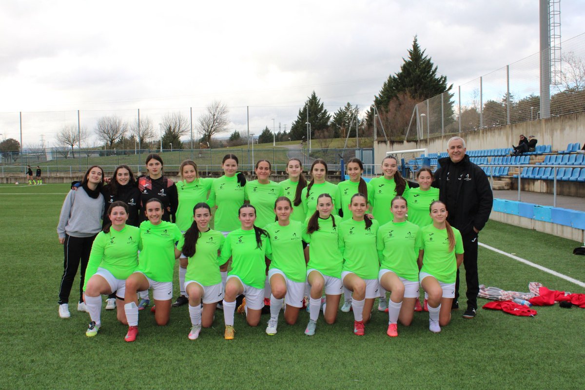 ⚽ Nuestro Cadete femenino finaliza la primera fase liguera en segunda posición, clasificándose para la disputa de la Fase de Campeonas de su categoría.
Enhorabuena equipo, a seguir creciendo! 
👏🏻👏🏻👏🏻💚🖤