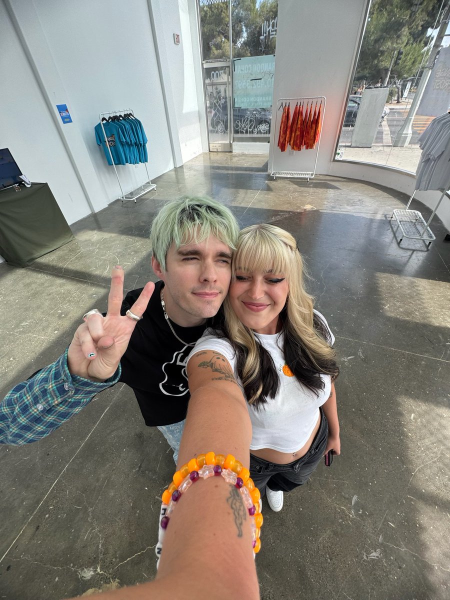 happy 25 years since my mom decided to do the funniest thing ever, sometimes i wonder if Awsten wished for money or something that year <3 either way i couldn’t ask for a better birthday twin