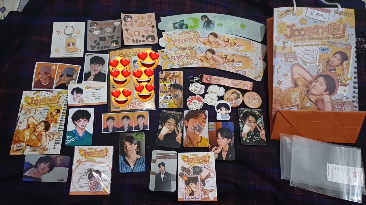 jinjayaksok's tweet photo. THANK YOU! AAAA seneng banget hari ini๐ฅบ
Love you guys
@12lobydobyu14 @clovietwt
@lerosesse
#RunTowardsJoo #UnclesEventINA #uncletwt #๋น์ฅฌ https://t.co/Wq5xWZnRqF