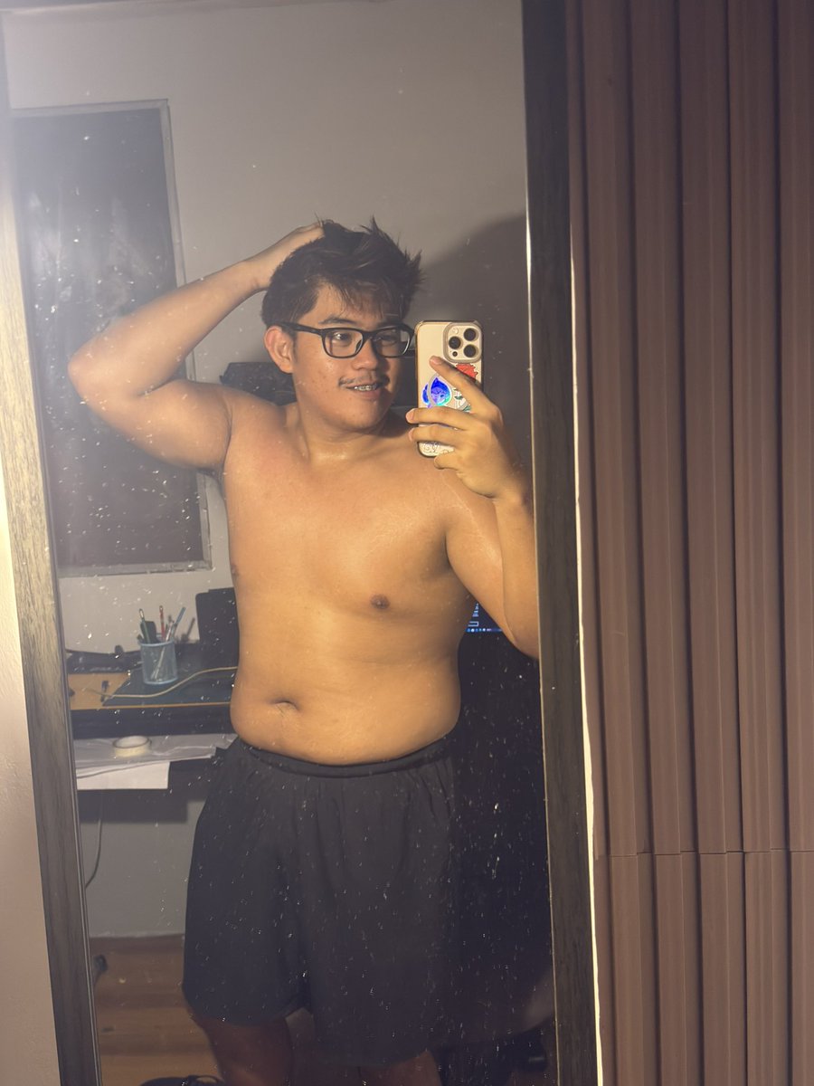 SiLorakToh's tweet image. Dirty mirror