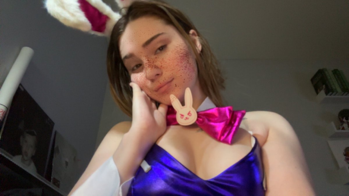 msminithebrat's tweet image. I’ll make you..
Beg for mommy’s touch
Plead for mommy’s control 
Cry while you cum for mommy. 
Get hard every moment of the day while you think about me..

I’ll give you reasons to.