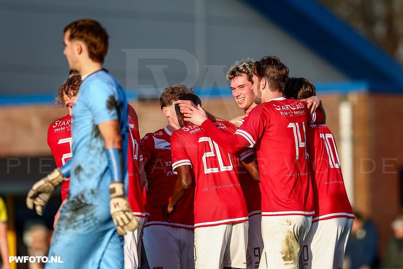HarkemaseBoys's tweet photo. Einde wedstrijd. Harkemase Boys wint van @staphorst!
#stahar 0-1 https://t.co/6rXsc6nweA