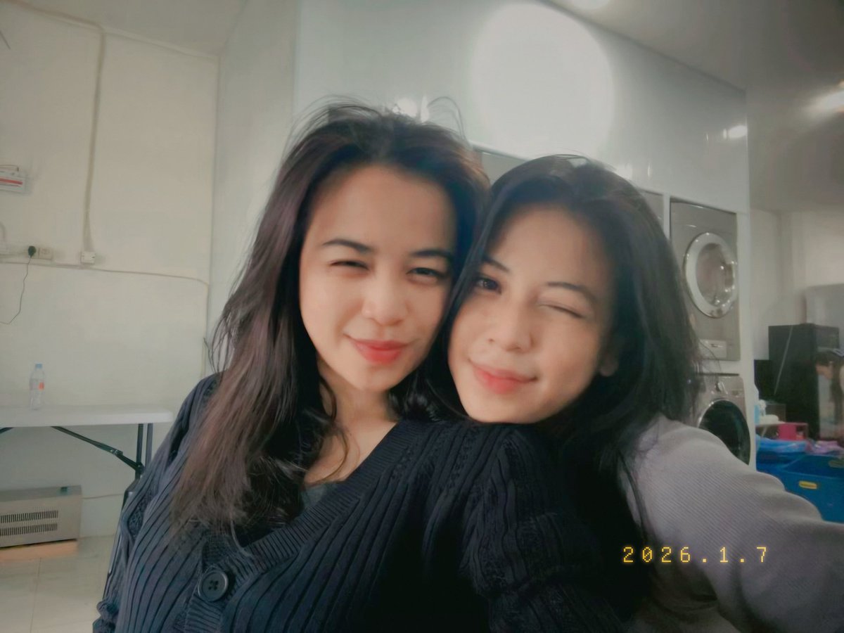 eurecaa_'s tweet photo. Twinnyyy 🩷 https://t.co/BvgAHerfBB