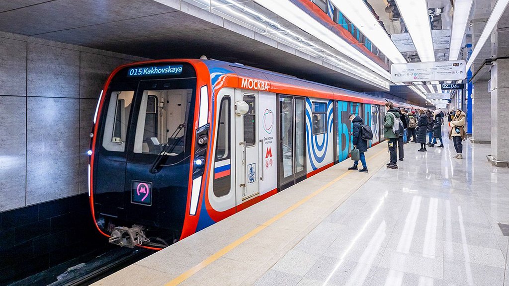 tanyak46626's tweet image. #JUSTIN:Russia’s first-ever driverless metro train is rolling out in the #Moscow Metro.

It’s now in testing phase without passengers, with a driver on board supervising safety. 

A dedicated autonomous metro line to be launched by 2030.

#FutureIsNow .#bbvipks4 #WilliamEst