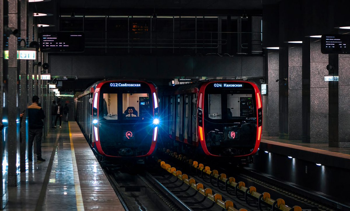 tanyak46626's tweet image. #JUSTIN:Russia’s first-ever driverless metro train is rolling out in the #Moscow Metro.

It’s now in testing phase without passengers, with a driver on board supervising safety. 

A dedicated autonomous metro line to be launched by 2030.

#FutureIsNow .#bbvipks4 #WilliamEst