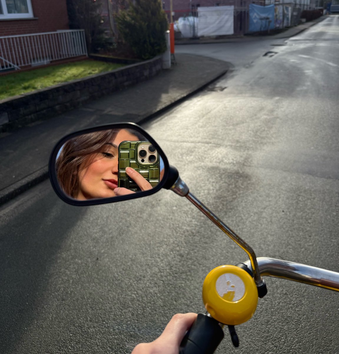 ichbindilan's tweet image. slav kırk yılda bir almanyada güneş çıktı ve izinliyim, bu kadardı