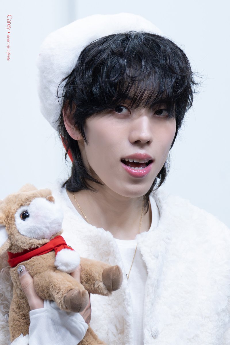 251220 프롬2차 대면 팬사

˗ˏˋ🍪,🍼ꕀ🧸 ·˚ ༘
눈매가 너무 사랑스럽잖아~🤍

#인피니트 #INFINITE
#장동우 #JangDongWoo
#AWAKE #SWAY #SWAY_Zzz