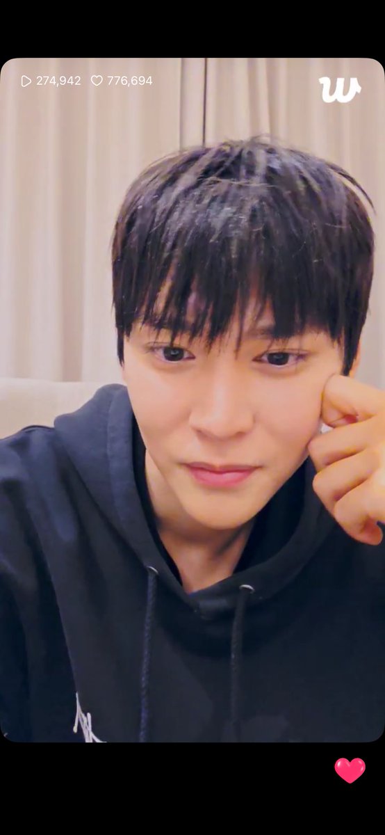 tuqmiaz's tweet image. 🧡: เอาเสื้อผ้าไปมะนิลากี่ตัว
⌨️: 3 ? 2 ? 
🪨: อืมมม น่าจะสี่ตัวนะ

ซึ่งตอนไปเมกาเคยบอกว่าอยากพกเสื้อผ้าน้อยๆ เลยเอาไปแค่ 3 ชุด แต่รอบนี้รู้สึกอยากพกเสื้อผ้าเยอะหน่อย ก็เลยเอาไป 4 ชุด แค่นี้ก็จัดแฟชั่นโชว์ได้ละ โคตรอึนซอกอะ555555