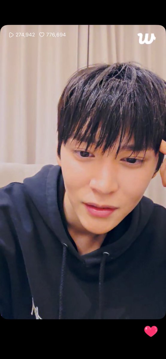 tuqmiaz's tweet image. 🧡: เอาเสื้อผ้าไปมะนิลากี่ตัว
⌨️: 3 ? 2 ? 
🪨: อืมมม น่าจะสี่ตัวนะ

ซึ่งตอนไปเมกาเคยบอกว่าอยากพกเสื้อผ้าน้อยๆ เลยเอาไปแค่ 3 ชุด แต่รอบนี้รู้สึกอยากพกเสื้อผ้าเยอะหน่อย ก็เลยเอาไป 4 ชุด แค่นี้ก็จัดแฟชั่นโชว์ได้ละ โคตรอึนซอกอะ555555