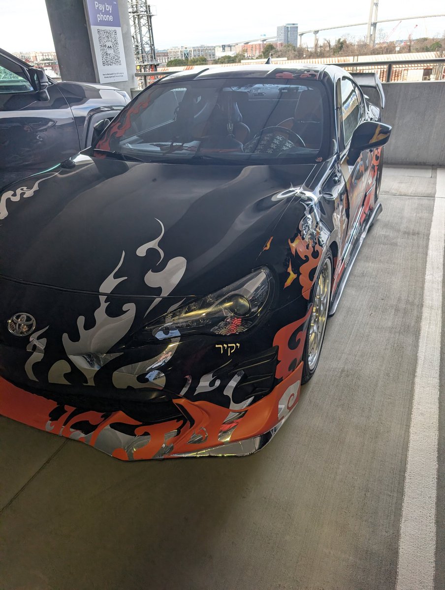 luckycreature's tweet image. Milo and I visited the Savannah Animazing con. Wouldn't make a special trip for this but it was on the way. #anime #cons