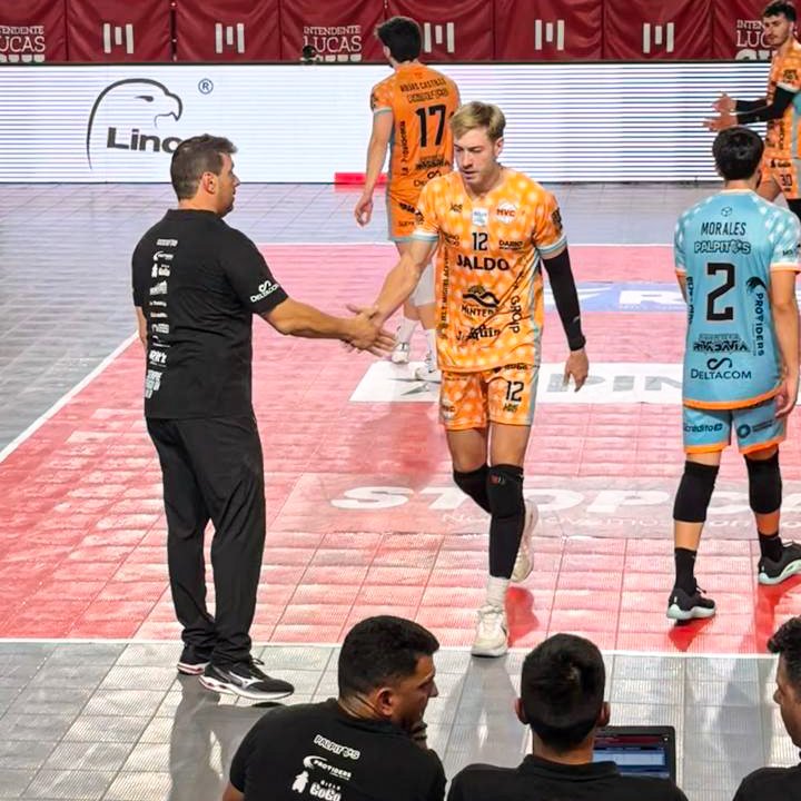 #LVA Final del 3° Set y del partido. Ganóóóóóóó el "Naranja"

Tour 4 - Fecha 11

Monteros Vóley 25 (3) - Waiwen 17 (0)

#SomosMVC
#OrgulloNaranja