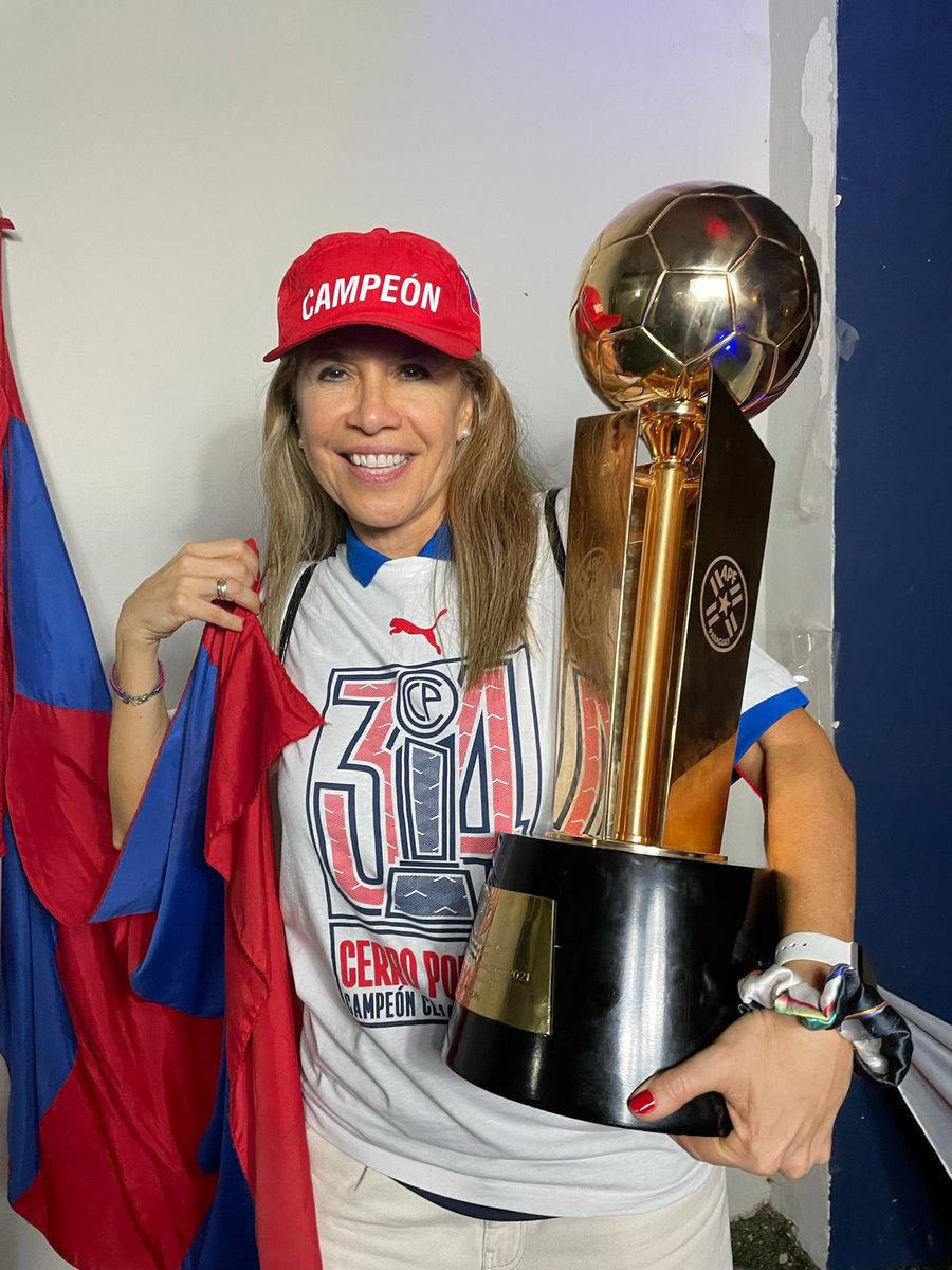 A Muerte estoy con Rejala... pero, hay que defender a la señora Carolina de Bestard. Esta maravillosa mujer es una trabajadora cerrista de cuna. En estos momentos un ñembo periodista Juan Denis nunga busca ensuciar la imagen de ella. ¡Infeliz!