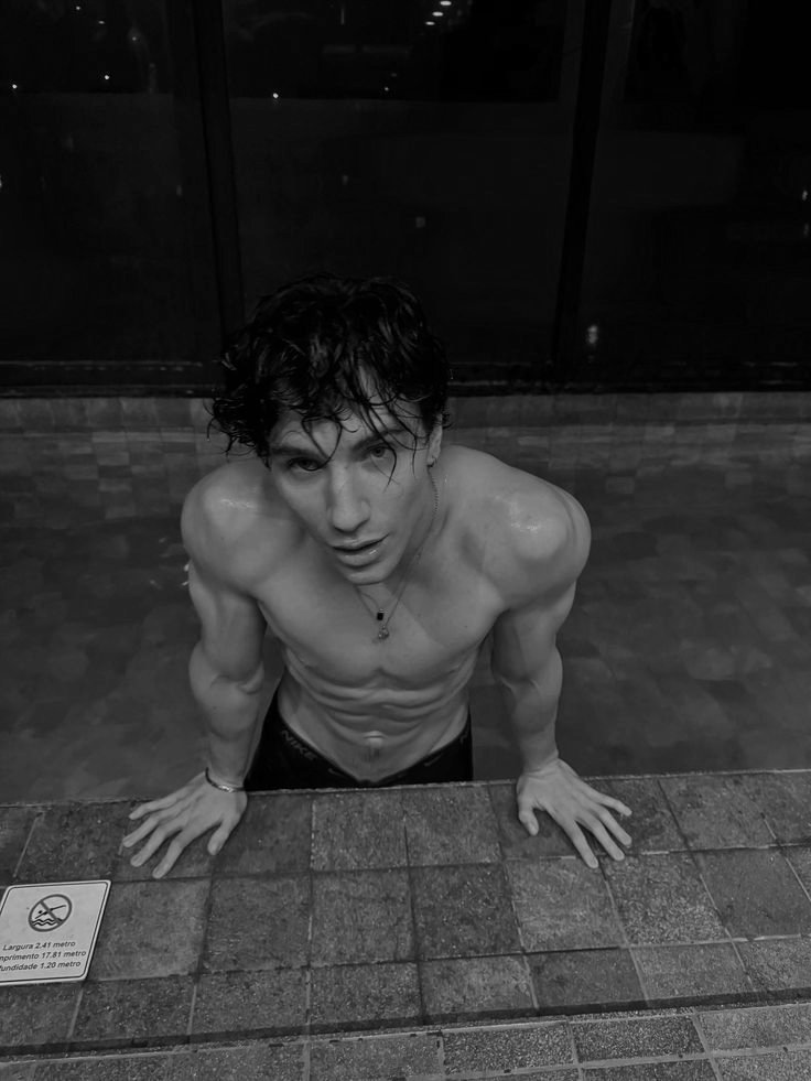 etventide's tweet image. Brain finally quiet once the water hits.