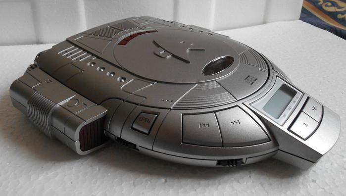 afrocosmist's tweet image. what are you listening to on the Deep Space Nine USS Defiant CD player