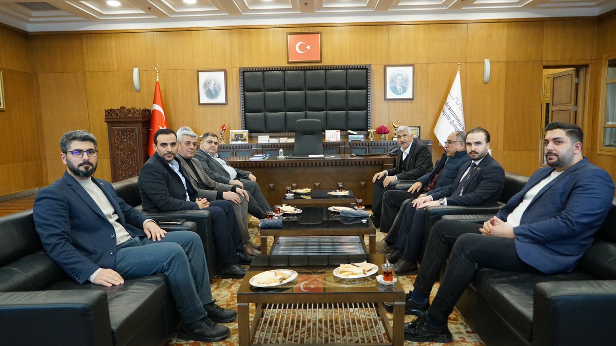 kmbbgencmeclis's tweet photo. Adıyaman Kahta Belediye Başkanı Sayın Mehmet Can Hallaç’ı, Belediye Başkan Yardımcılarımızı ve Gençlik Meclisi Başkanı Mustafa Bozan’ı belediyemizde misafir ettik. Gençlik adına yapılabilecek çalışmalar üzerine fikir alışverişinde bulunduk. Nazik ziyaretleri için teşekkür ederiz. https://t.co/sj1ffzxJon