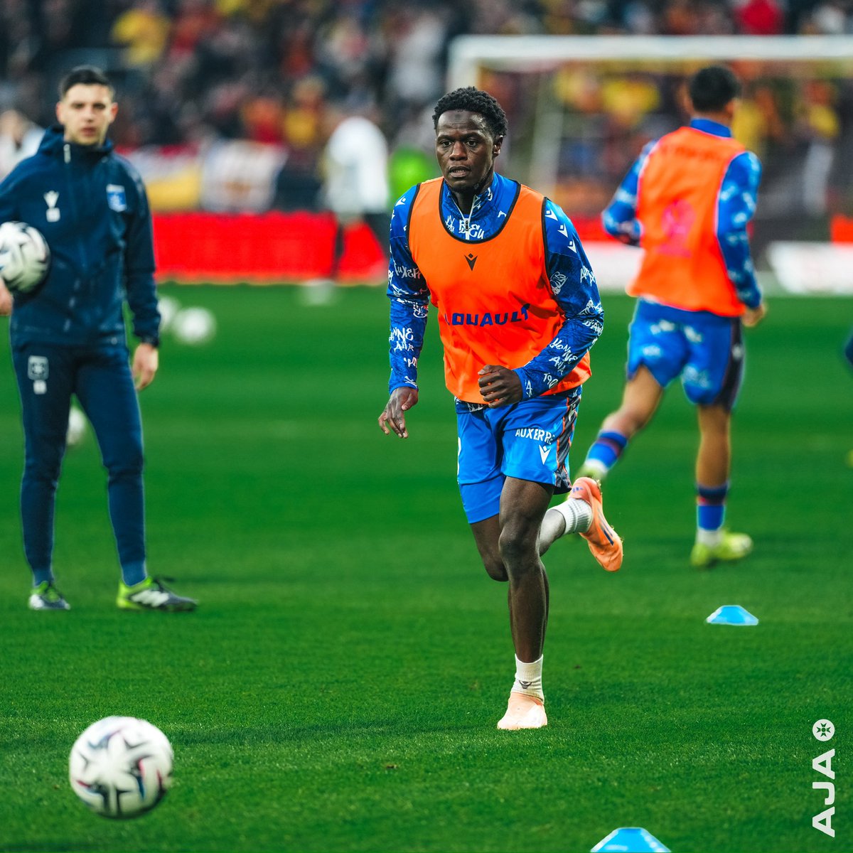 🔝 Première titularisation pour Naouirou #TeamAJA #RCLAJA pic.