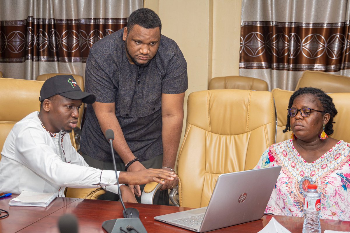 Du 14 au 16 janvier, nous avons accompagné le <a href="/pnlmntbj/">Programme National de Lutte contre les MNT 🇧🇯</a> à Abomey pour développer les modules de formation qui seront déployés sur une plateforme elearning que LIGHT a été chargé par l’Alliance MNT Bénin de concevoir à destination des professionnels de santé.

Ravi 😎