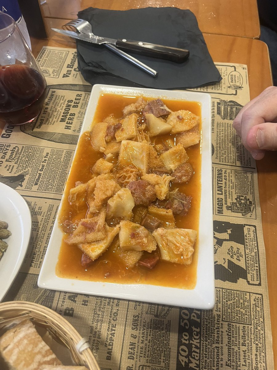 Hoy almuerzo muy 🔝en ELCORNER con grandes entrenadores , grandes amigos, mejores personas.
El que quiera saber algo más del fútbol catalán que se apunte la próxima
<a href="/alexcruz76/">alexcruz@</a> <a href="/tongarbe/">Toni García Bernardo</a> <a href="/pascualfelius/">Pascual Felius</a> <a href="/bermejo_rafael/">Rafael Bermejo</a> <a href="/quicodiaz/">quico  diaz</a> <a href="/quicodiaz/">quico  diaz</a> <a href="/LpezMilopol65/">Miguel López</a> <a href="/Jesusbt1/">Jesús Barón</a> <a href="/Marcserrano_v/">Marcos Serrano Villu</a>