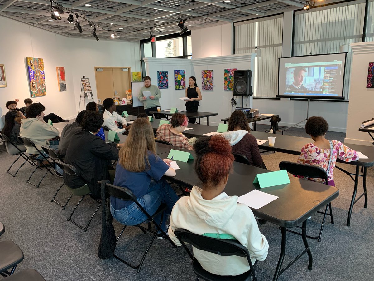 JTFoundation99's tweet photo. The “Write Your Dream” poetry workshop honoring the legacy of Dr. Martin Luther King, Jr. is underway. Our @bluapplePoetry team is delivering this experience to local teens in partnership with @cityofsunrise. https://t.co/73VYXcv42A
