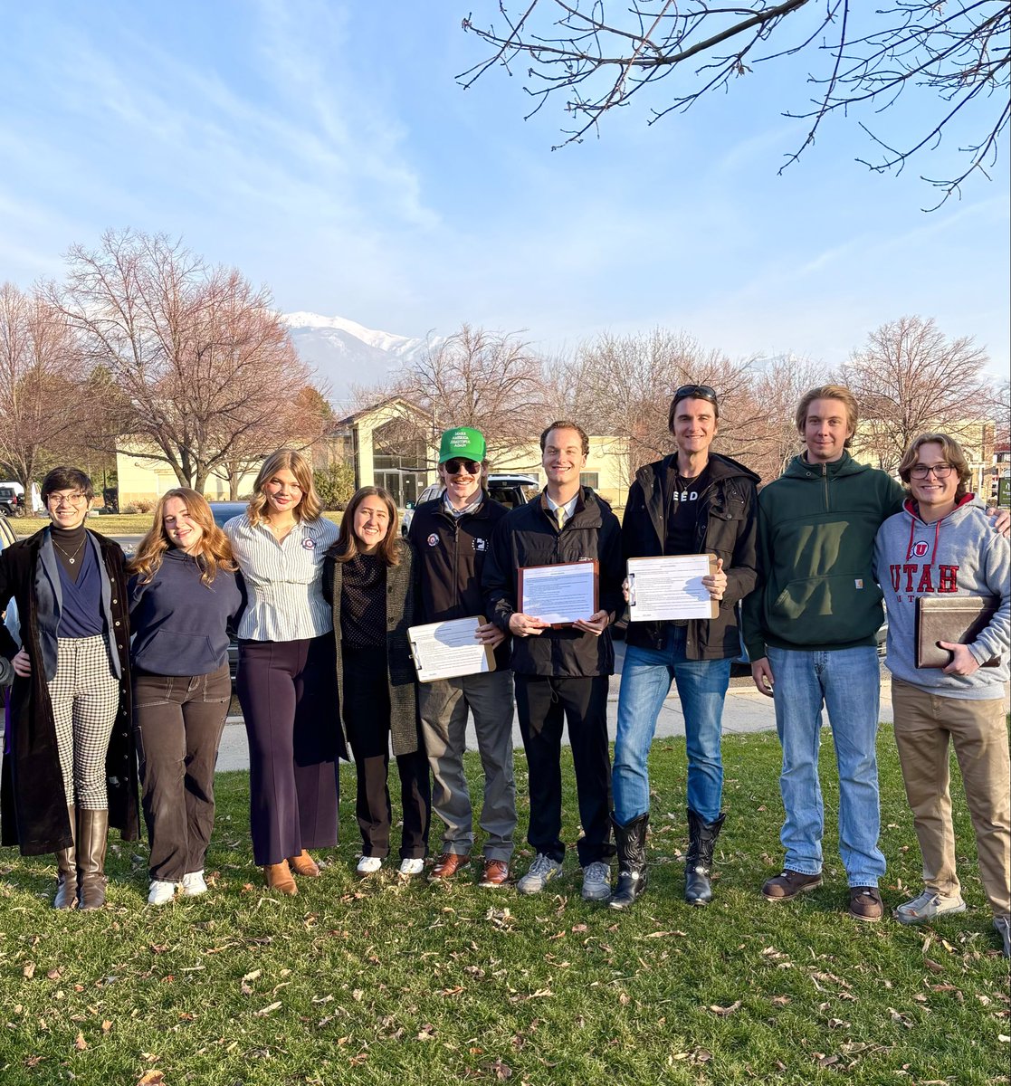 UtahCollegeReps's tweet image. Scott Presler is here to KEEP UTAH CONSERVATIVE! 

We’re so grateful to have him here helping College Republicans gather signatures. Utah is Worth Fighting For!