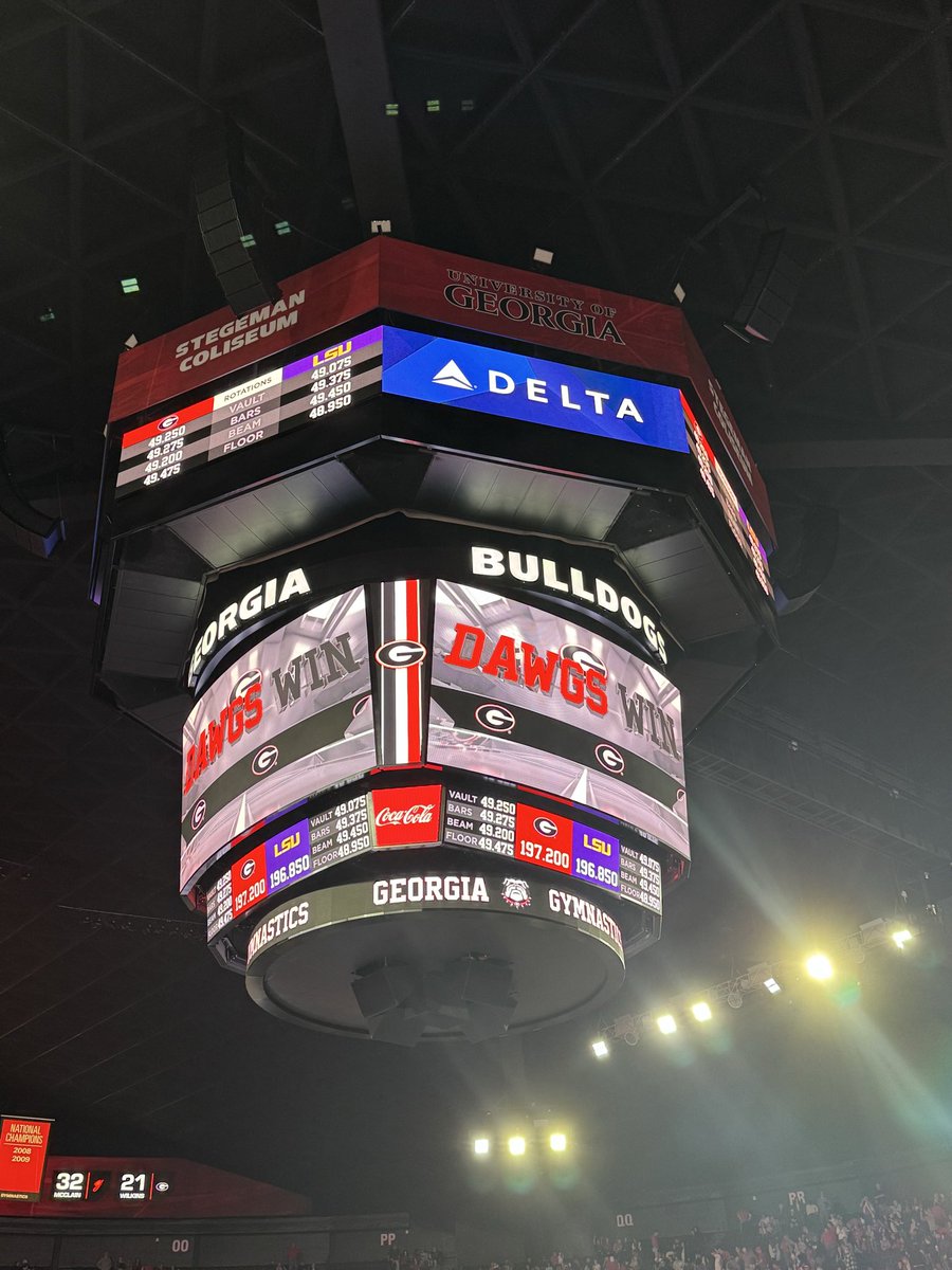 SusanCBogardus's tweet photo. No matter what sport, love seeing that “Dawgs Win!” #godawgs #gymdawgs https://t.co/TFyLPxKBRZ