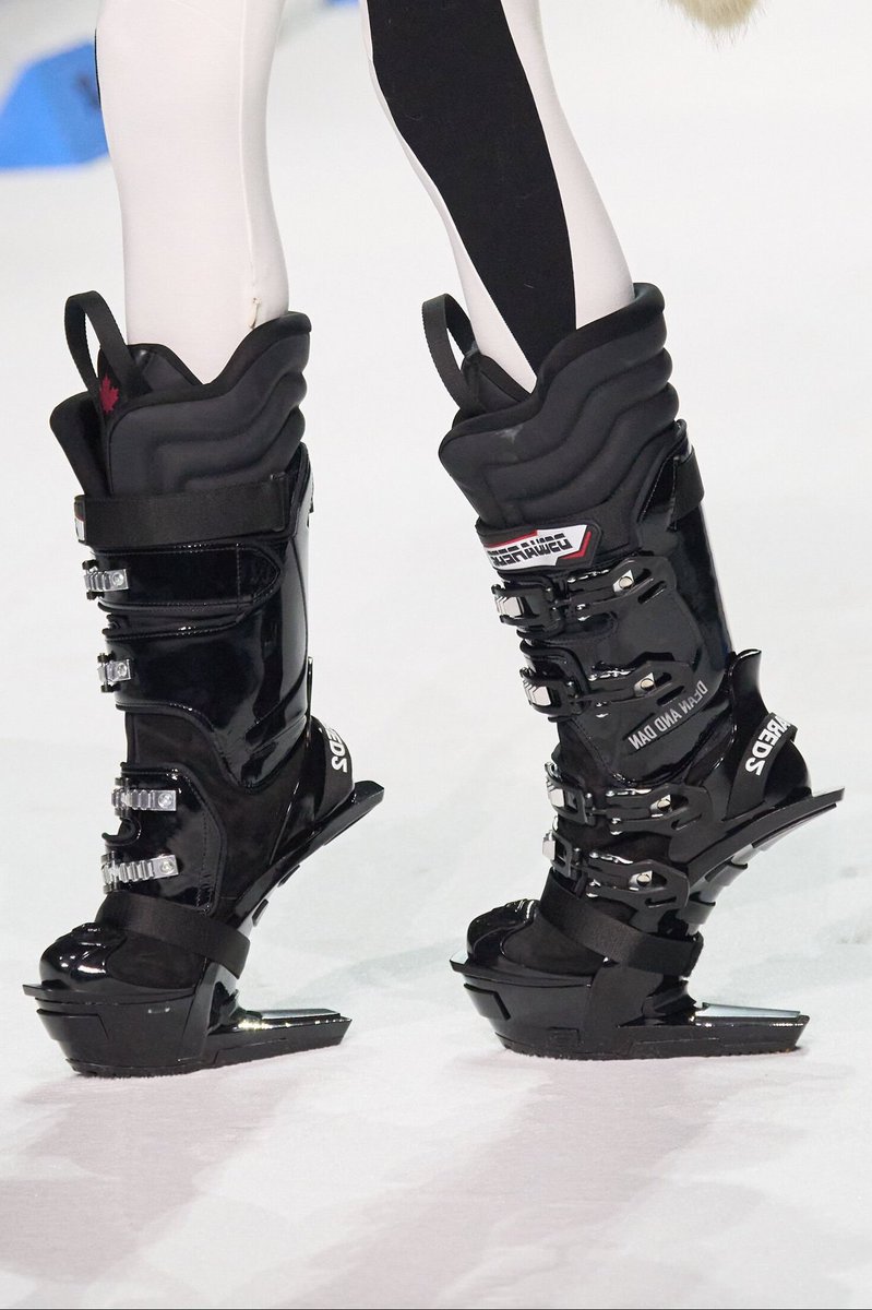 LaModeUnknown's tweet image. These boots are INSANE.🪡