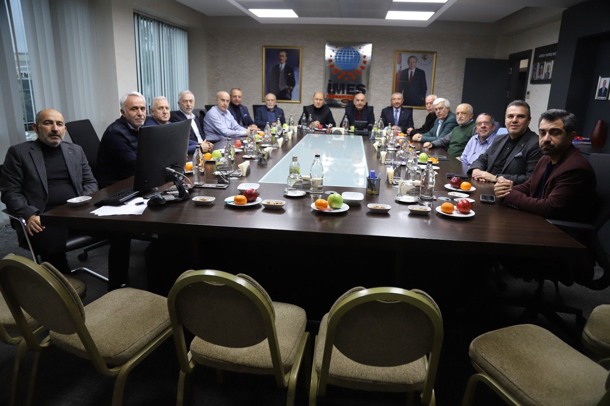 bbismailerdem's tweet photo. İMES Sanayi Sitesi Başkanı,  @kemalakr_ ‘a, önceki dönemler Sağlık Bakanımız @MuezzinogluDR bey ve dostlarımızla birlikte misafir olduk. Yakın zamanda görüşemediğimiz arkadaşlarımızla hoş sohbette bulunduk. Kemal beye ev sahipliği için çok çok teşekkür eder, yapmış olduğu hizmette kolaylıklar temenni ederim.